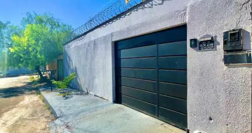 Casa de Rua à venda com 270m², 3 quartos e 4 vagas Casa de Rua com 3 Quarto(s) e 2 banheiro(s) à Venda, 180 por R$ 280.000 no setor Conjunto Sol Dourado AD27865