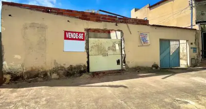 Casa de rua a venda com  408,10m², 5 quartos e 3 vagas Casa de Rua com 5 Quarto(s) e 3 banheiro(s) à Venda, 238.63 por R$ 600.000 no setor Parque Amazonia AD27936