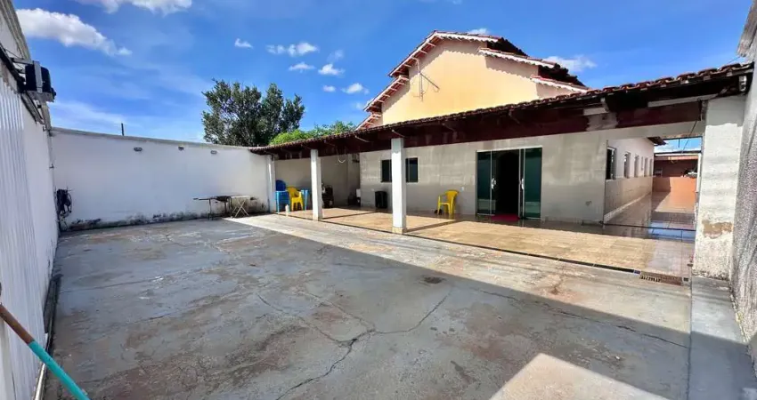 Casa com 4 quartos com 245 m² em Goianira  Casa de Rua com 4 Quarto(s) e 3 banheiro(s) à Venda, 245 por R$ 350.000 no setor Jardim D'Assis AD28315