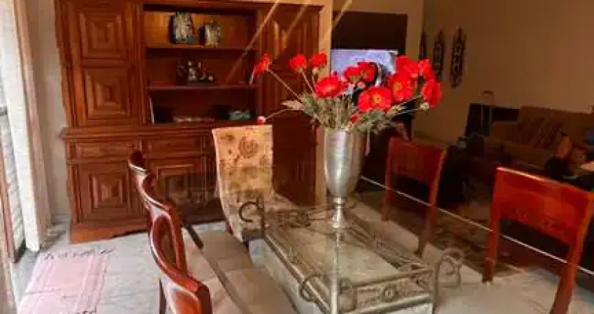 Casa Térrea 4 Quartos 2 suítes Jardim América Casa de Rua com 4 Quarto(s) e 5 banheiro(s) à Venda, 323.83 por R$ 1.050.000 no setor Jardim América AU28218