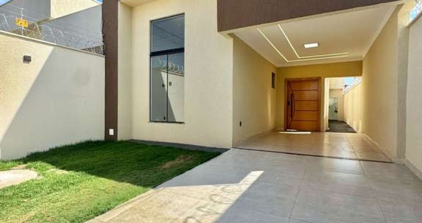 Casa Térrea c/ Piscina Jd. Das Oliveiras  Casa de Rua com 3 Quarto(s) e 3 banheiro(s) à Venda, 140 por R$ 580.000 no setor Vila Oliveira IN28519