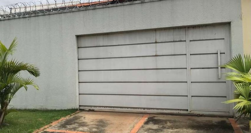 CASA ACONCHEGANTE Casa de Rua com 3 Quarto(s) e 2 banheiro(s) à Venda, 170 por R$ 700.000 no setor Setor Conde dos Arcos VN27276