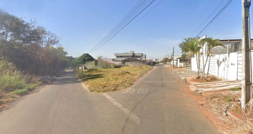 Lote de esquina com 743,60m² entre BR-153 e Avenida São Paulo Aparecida de Goiânia Área / Terreno à Venda, 743.6 por R$ 745.000 no setor Recanto das Emboaras AU28915