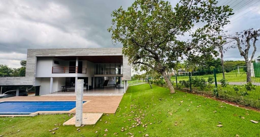 Casa em condomínio de chácaras  Casa em Condomínio com 5 Quarto(s) e 8 banheiro(s) à Venda, 445.5 por R$ 5.000.000 no setor Condomínio Alto da Boa Vista IN28559
