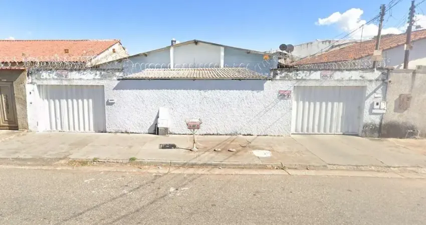 Casa no Jardim América Casa de Rua com 3 Quarto(s) e 1 banheiro(s) à Venda, 295.13 por R$ 580.000 no setor Jardim América AD29953