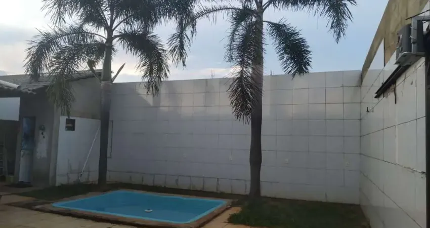 Sobrado com piscina em Goianira Casa de Rua com 3 Quarto(s) e 1 banheiro(s) à Venda, 180 por R$ 280.000 no setor Residencial ARAGUAIA AD30214