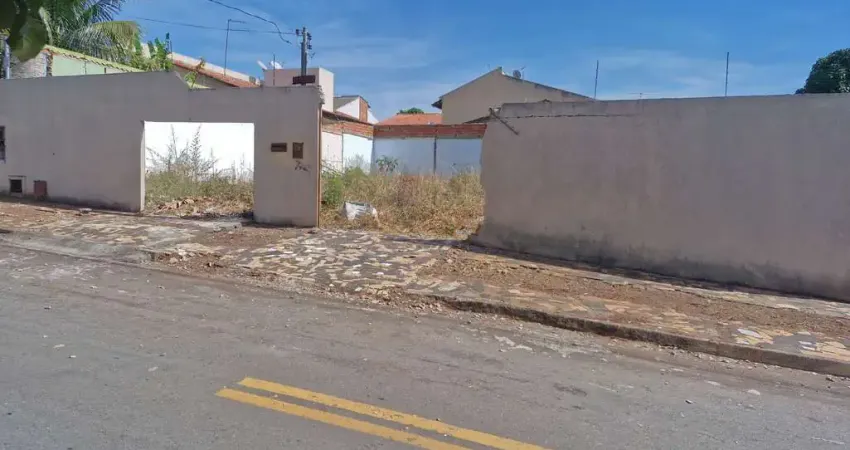 TERRENO DE ESQUINA NO TRÊS MARIAS - 523m² Área / Terreno à Venda, 523.33 por R$ 350.000 no setor Três Marias AV29955