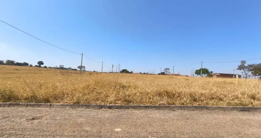 Sua chance de construir o lar dos sonhos em Aragoiânia!  Terreno com 200m²  Lote à Venda, 200 por R$ 63.000 no setor RESIDENCIAL MONTE SINAI AU25346