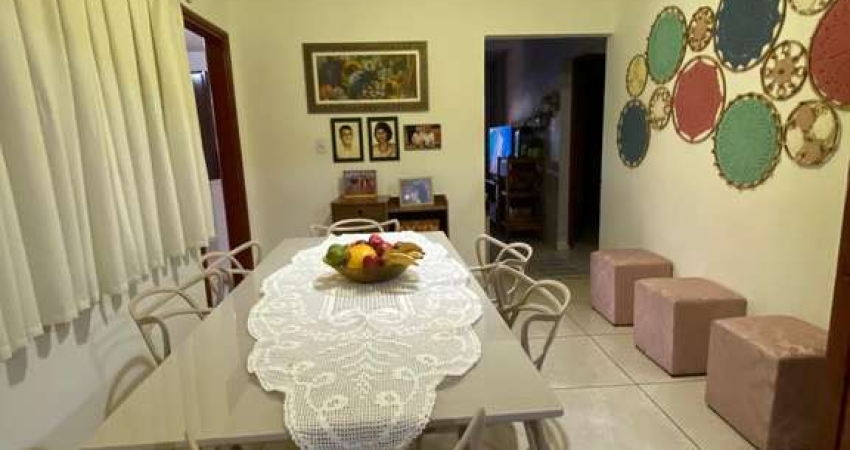 CASA DE ESQUINA PRÓXIMA A UNIGOIÁS Casa de Rua com 4 Quarto(s) e 3 banheiro(s) à Venda, 500 por R$ 1.150.000 no setor Vila Anchieta TA30370
