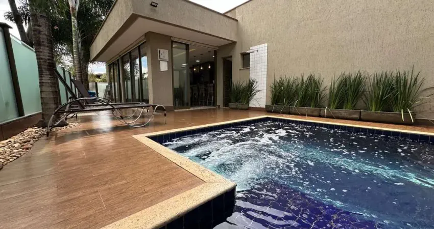 Portal do Sol Golfe Green  Casa em Condomínio com 3 Quarto(s) e 5 banheiro(s) à Venda, 240 por R$ 2.750.000 no setor Portal do So, Green  AV30433