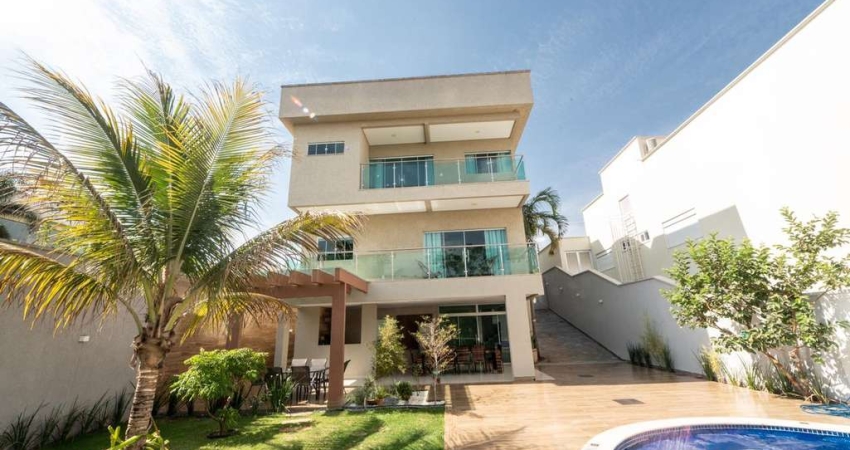 Sobrado do condominio do lago  Sobrado com 4 Quarto(s) e 5 banheiro(s) à Venda, 350 por R$ 3.000.000 no setor Chácaras Maringá TA30787