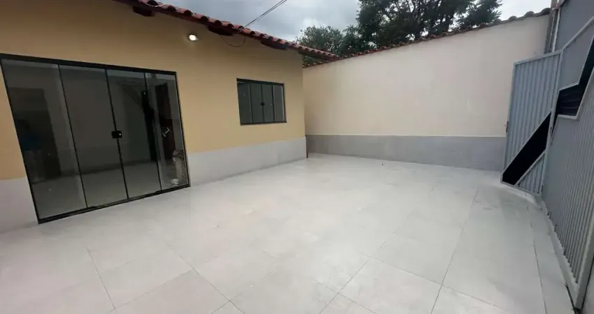 Para Morar e Lucrar - Casa Privativa + 3 Kitnets Casa de Rua com 3 Quarto(s) e 2 banheiro(s) à Venda, 240 por R$ 800.000 no setor Jardins Madri SL29687
