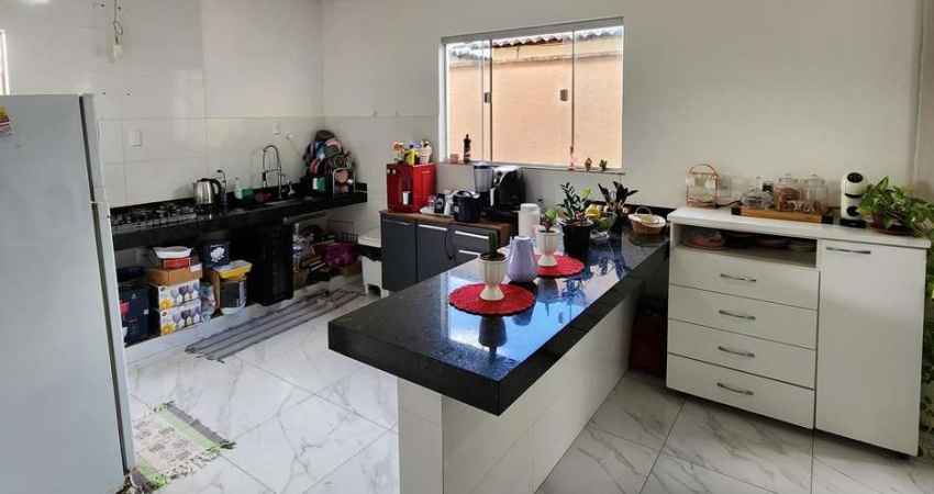 Casa Térrea C/ Suíte no Parque Atheneu com 200m2 de terreno a 5 minutos da PUC Campus 2 Casa de Rua com 2 Quarto(s) e 2 banheiro(s) à Venda, 155 por R$ 355.000 no setor Parque Atheneu VT30601