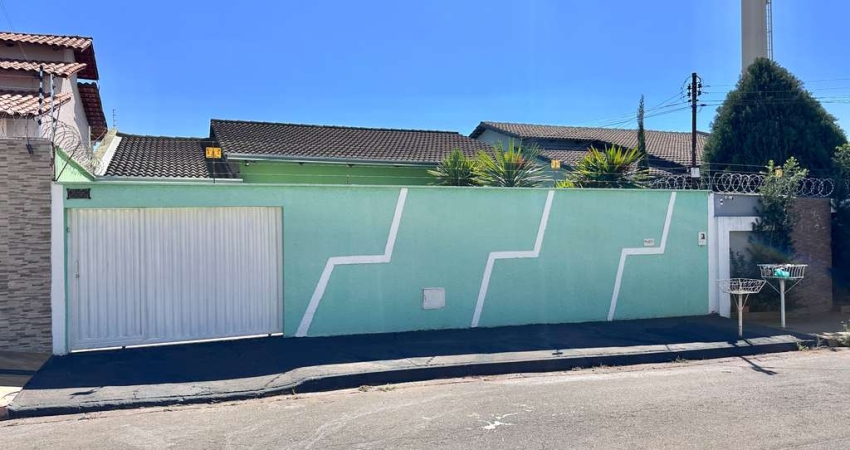 Oportunidade no Faiçalville! Casa 3 Quartos com Suíte Casa de Rua com 3 Quarto(s) e 3 banheiro(s) à Venda, 160 por R$ 590.000 no setor Setor Faicalville AD31089