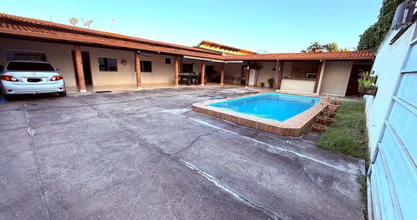 Casa de rua - Gentil Meireles  Casa de Rua com 3 Quarto(s) e 4 banheiro(s) à Venda, 147 por R$ 750.000 no setor Setor Gentil Meireles AD30808