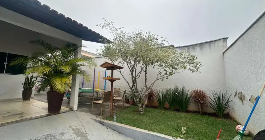 Casa 3Q Setor Três Marias, 122m2 construído Casa de Rua com 3 Quarto(s) e 2 banheiro(s) à Venda, 122 por R$ 1.050.000 no setor Setor Três Marias SL31213