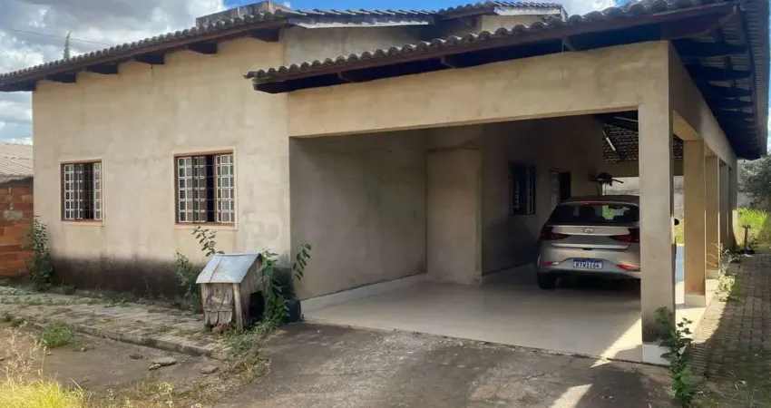 CASA TÉRREA EM LOTE INTEIRO - JARDIM MIRABEL / BAIRRO GOYÁ Casa de Rua com 3 Quarto(s) e 2 banheiro(s) à Venda, 137 por R$ 490.000 no setor Jardim Mirabel AV31315