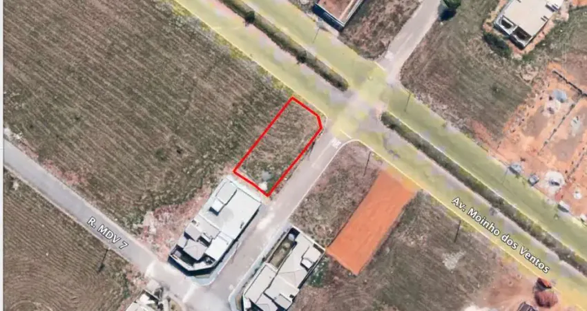 Lote de esquina Moinho dos Ventos Lote à Venda, 377 por R$ 420.000 no setor Moinho dos Ventos AV30932