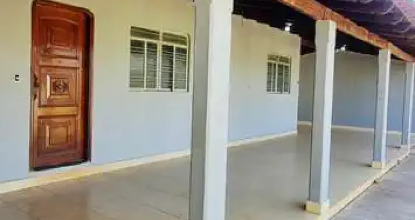 CASA SANTA GENOVENA Casa de Rua com 4 Quarto(s) e 3 banheiro(s) à Venda, 175 por R$ 570.000 no setor Santa Genoveva VN31412