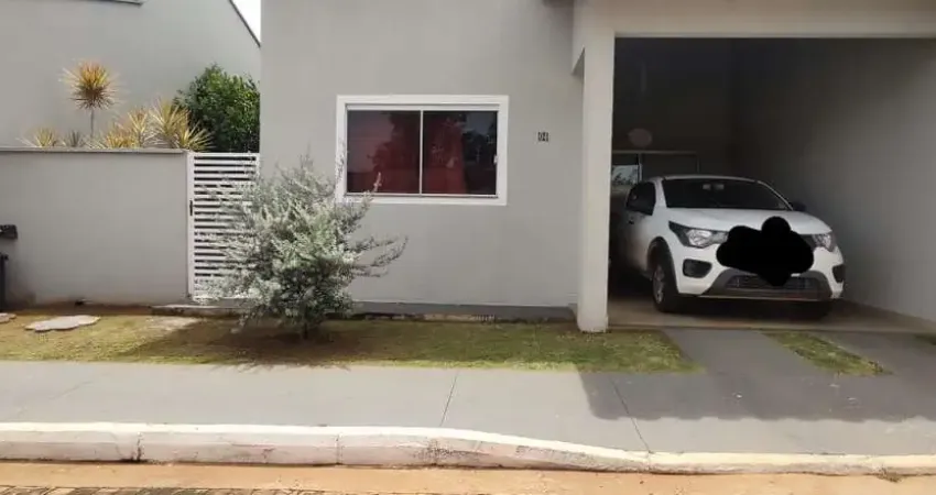 Vende-se casa em condominio fechado em Aparecida de Goiânia Casa em Condomínio com 3 Quarto(s) e 2 banheiro(s) à Venda, 83.24 por R$ 350.000 no setor Chácara São Pedro IN31424