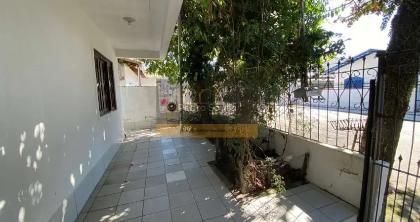 Sobrado para Venda em Balneário Camboriú, Nações, 7 dormitórios, 1 suíte, 4 banheiros, 2 vagas