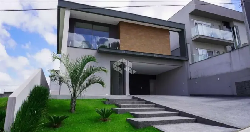 Refúgio de Elegância e Conforto: Casa Exuberante em Meio à Natureza em Arujá