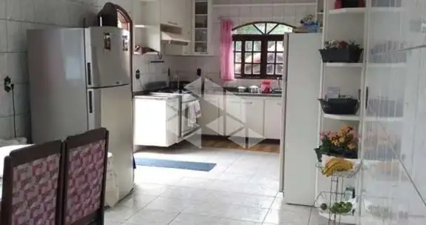 Viva com Espaço e Conforto! Sobrado à Venda na Cidade Patriarca com 3 Dormitórios