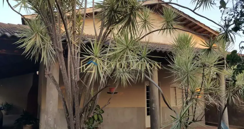 Casa com 3 quartos à venda no Jardim das Aroeiras, Goiânia 