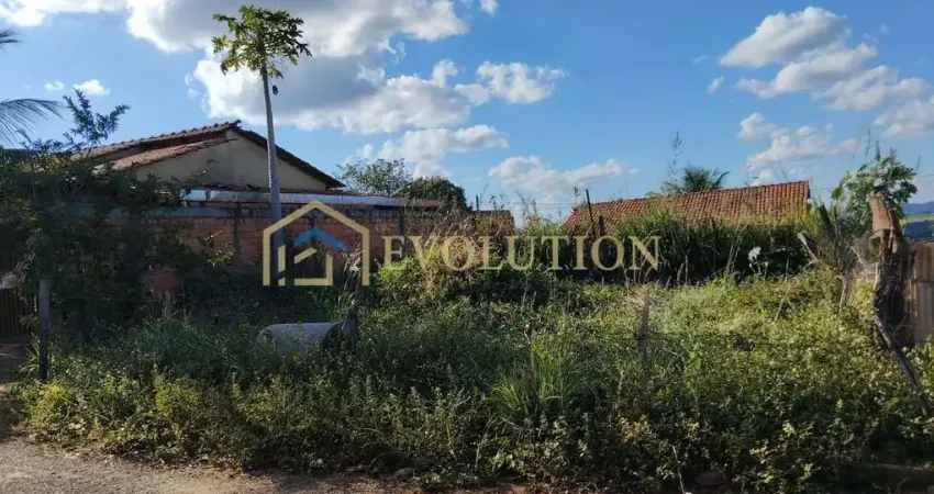 Terreno à venda no Residencial Santa Fé, Trindade 