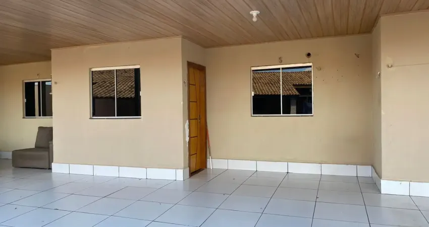 Aluga-se casa em condomínio fechado na região da arena pantanal
