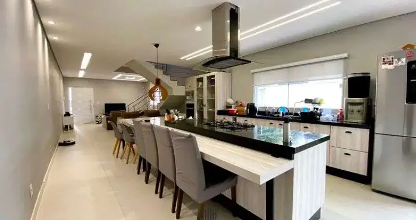 Casa com amplo quintal e 3 dormitórios - Conjunto Residencial Trinta e Um de Março - SJCampos/SP