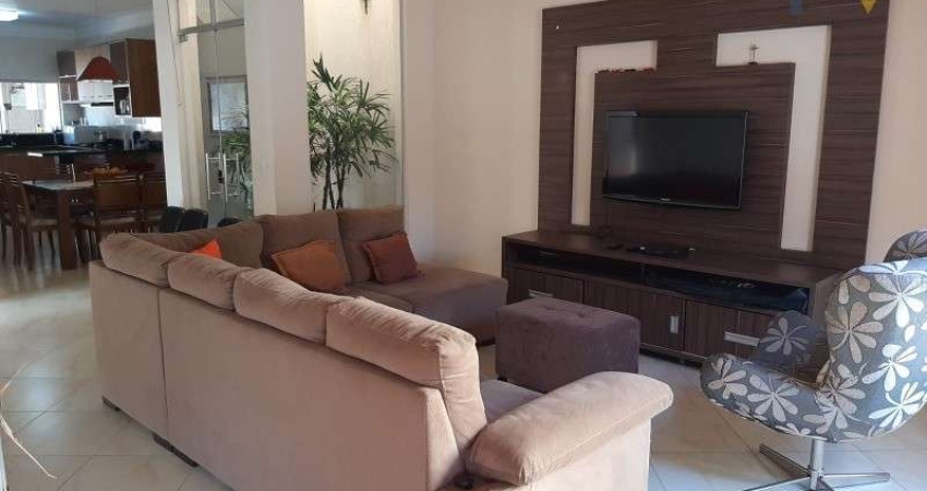 EXCELENTE CASA NO JD. IPANEMA, 3 QUARTOS (1 SUÍTE) 2 SALAS, COZINHA, LAVANDERIA, AREA GOURMET,CHURRASQUEIRA, QUINTAL, 2 VAGAS GARAGEM, VISTA P/SERRA.