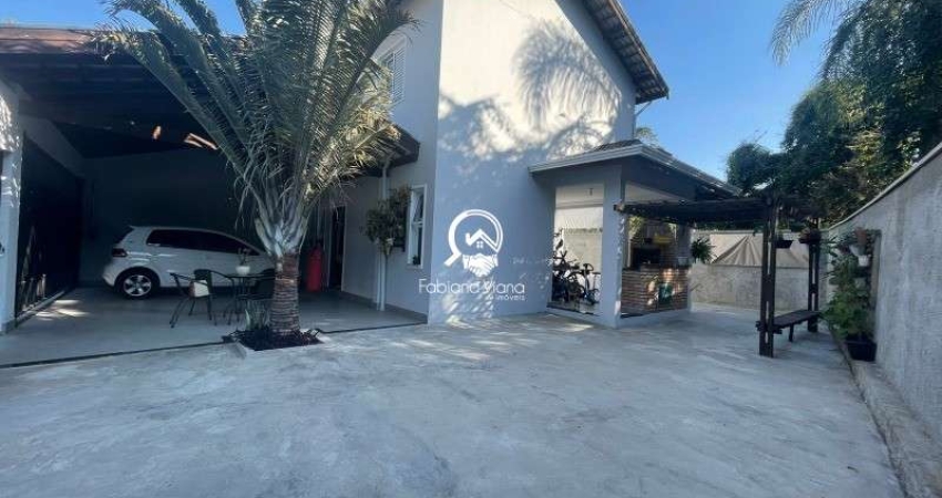 Lindo sobrado isolado a venda com 3 quartos sendo 1 suíte, terreno de 205 m², amplo quintal com area gourmet com churrasqueira no Jd Pracatu