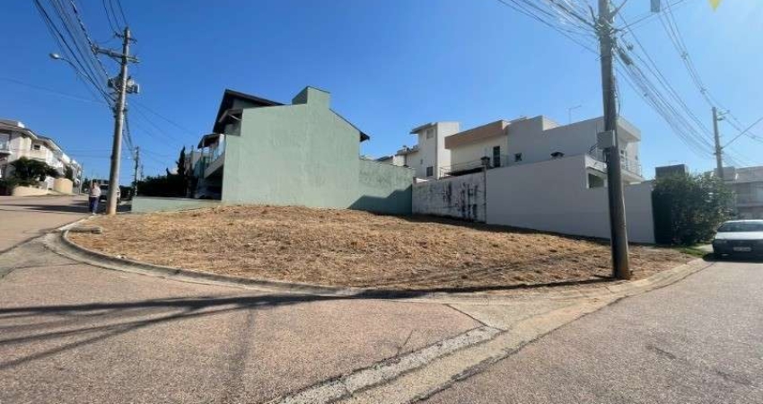 Terreno em à Venda em Jundiaí-SP - Loteamento Villaggio Di San Francisco: 323m² de Esquina com Topografia Excelente