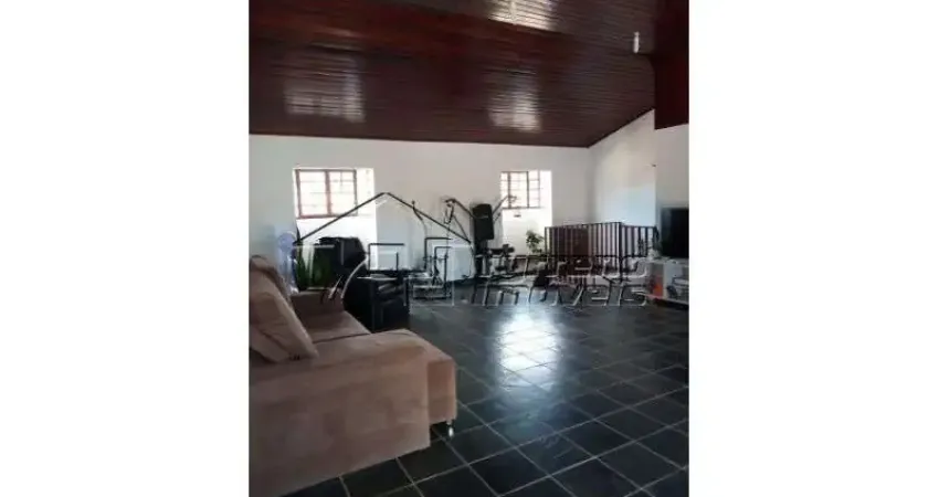 Amplo sobrado no Jardim Satélite em São José dos Campos