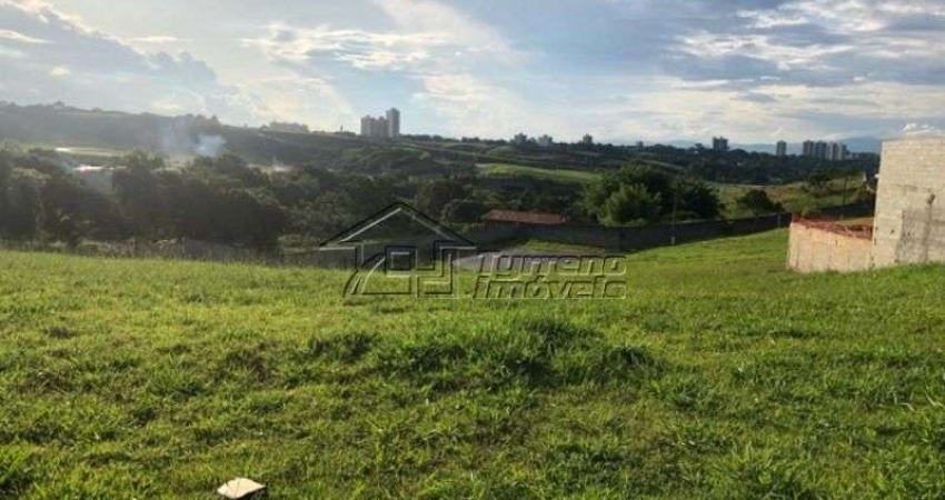 Terreno à venda com 777m² em condomínio fechado no Torrão de Ouro
