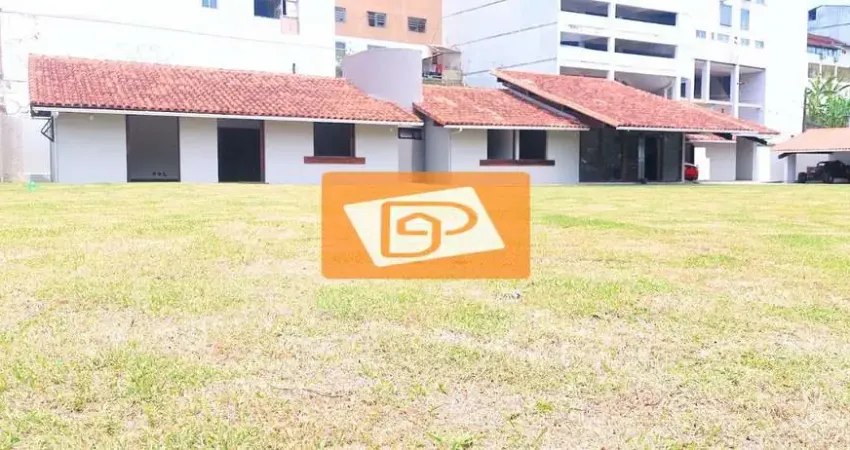 Casa &#224; venda ou para locação no centro de Petrópolis.