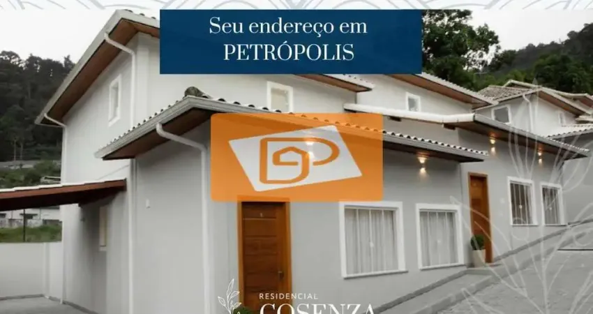 Petrópolis, Mosela, RJ- Casa com 3 quartos dentro do condomínio Residencial Cosenza.