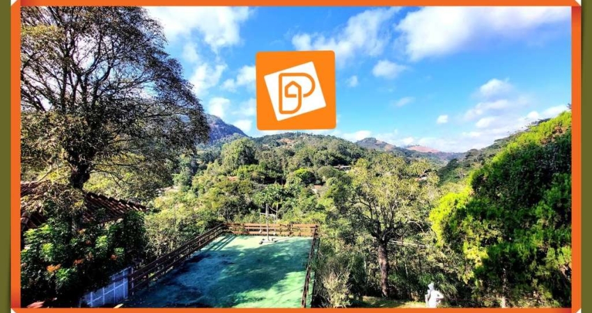 Itaipava, Petrópolis- Casa &#224; venda com 8 quartos ( 4 suítes)
