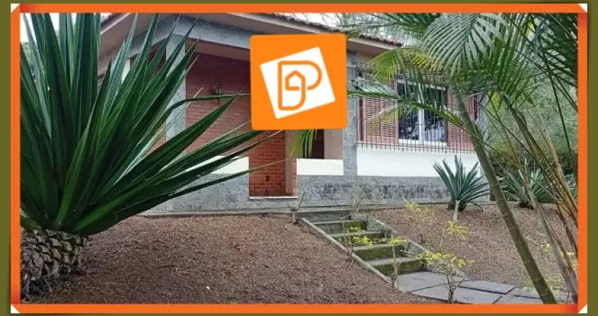 Casa com três quartos para venda no bairro samambaia, petrópolis-rj