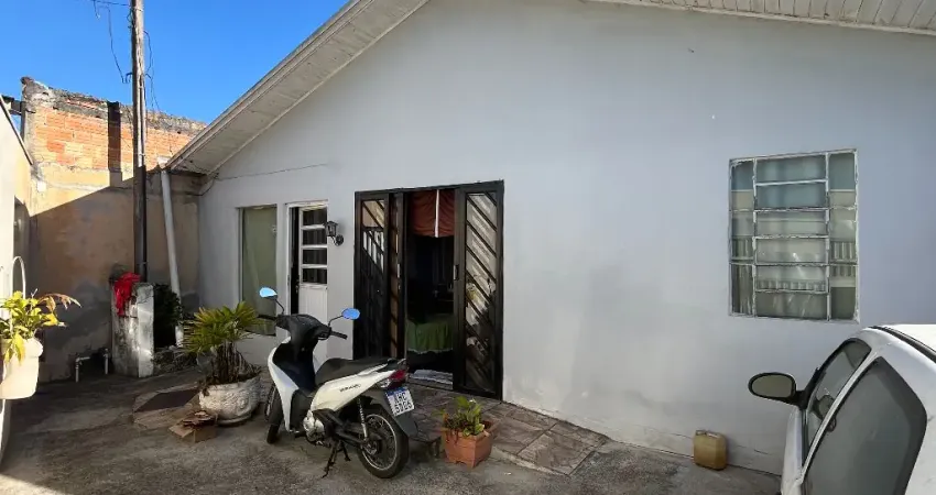 Oportunida no Alto Tarumã em Pinhais: Duas casas em um terreno de 198m2