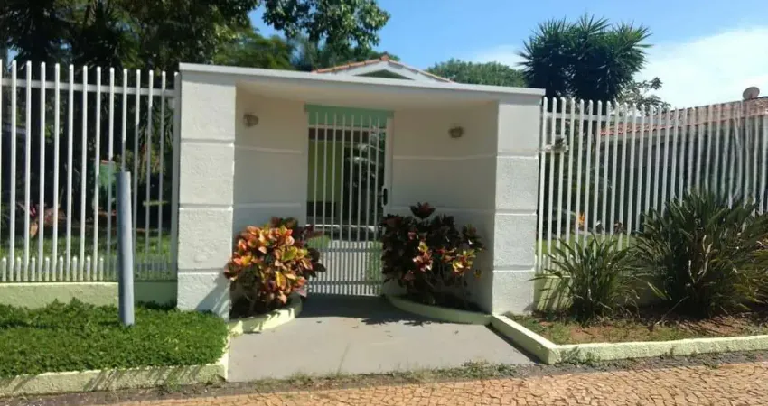 Casa para Venda em Holambra, Centro, 4 dormitórios, 1 suíte, 2 banheiros, 1 vaga