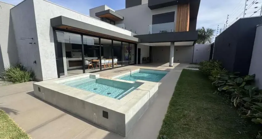 Casa com 3 quartos à venda na Rua Pioneiro Waldemar Buosi, 329, Jardim Oriental, Maringá