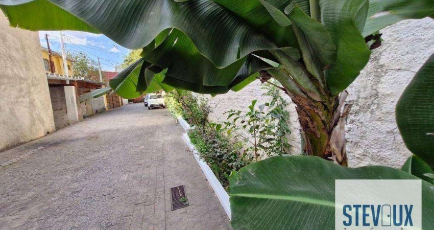 Charmosa CASA DE VILA com portão no Brooklin próximo a avenida Morumbi!