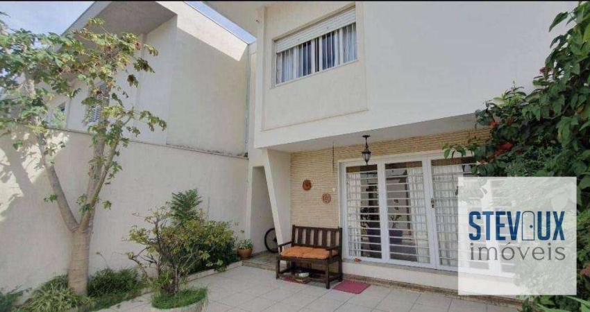 Casa de vila com portão para venda!