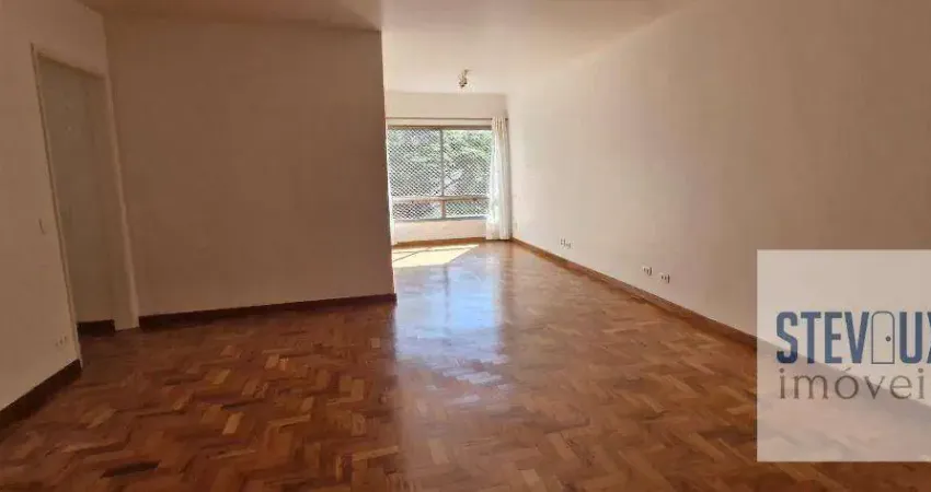 Apartamento reformado com lazer na melhor rua do Itaim Bibi