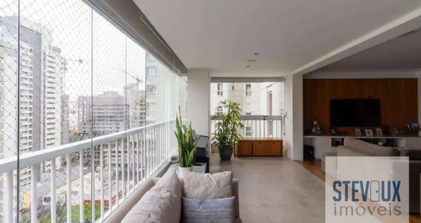 Apartamento em Moema Pássaros reformado com varanda gourmet