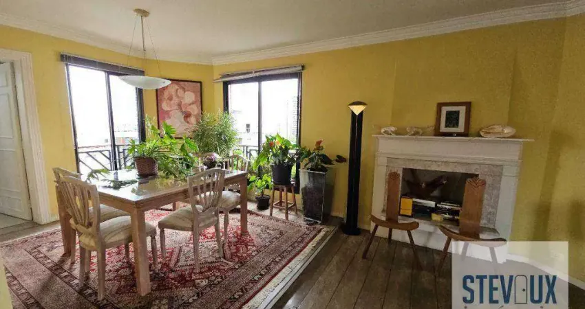 Apartamento em Moema Pássaros com 4 dormitórios sendo 3 suiites, varanda e sala íntima