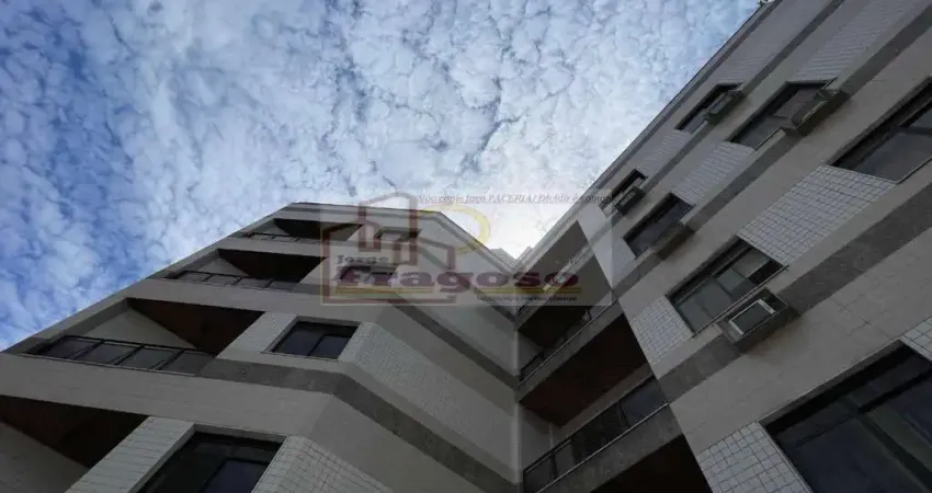 Cobertura Duplex à venda na Vila Nova, Cabo Frio-RJ: 4 quartos, 2 suítes, 2 salas, 4 banheiros, 1 vaga.