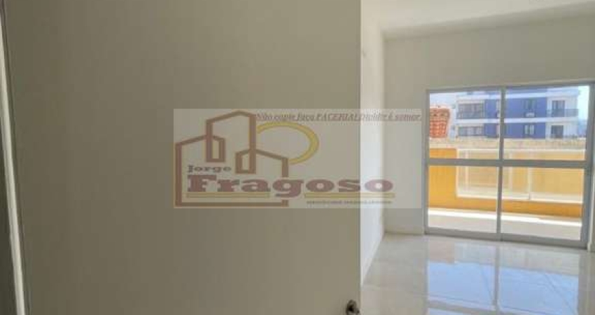 Apartamento à venda em Cabo Frio-RJ, no bairro Braga: 1 quarto, 1 sala, 1 vaga de garagem, 72,00 m² de área.